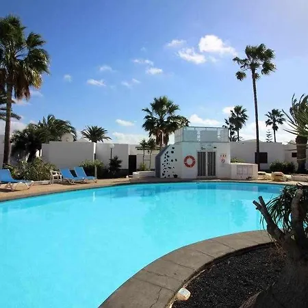 Casa De Mas En Playa Bastian Costa Teguise